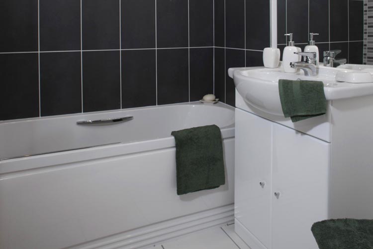 Woodland Oak bathroom